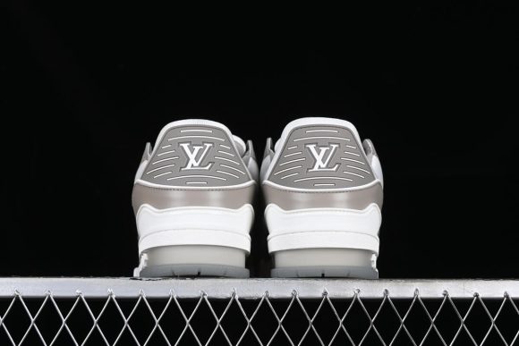 Trainer Gray White：圖片 4