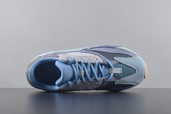 YEEZY 700 BOOST “Carbon Blue”：圖片 5