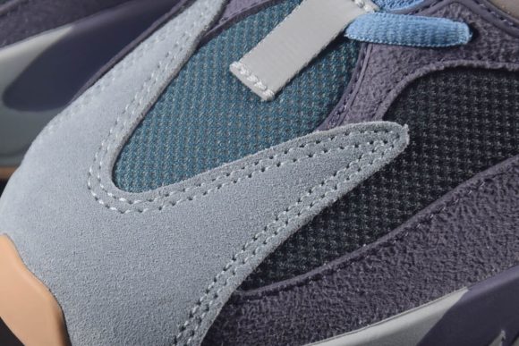 YEEZY 700 BOOST “Carbon Blue”：圖片 7