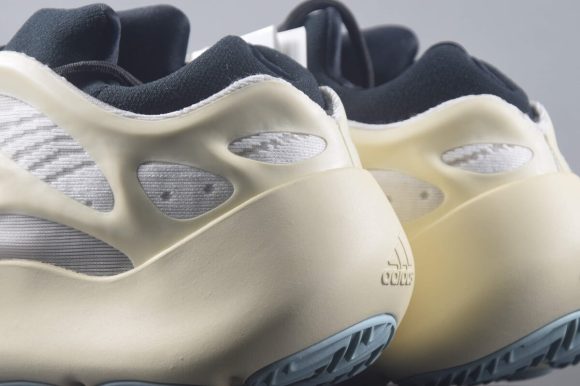 YEEZY 700 V3 “Azael” FW4980：圖片 8